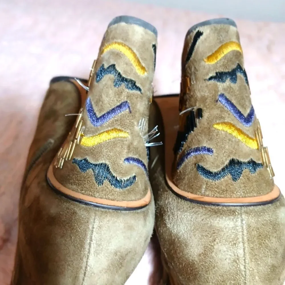 Donald J. Pliner Vantsip Kid Suede Boots Size 9M